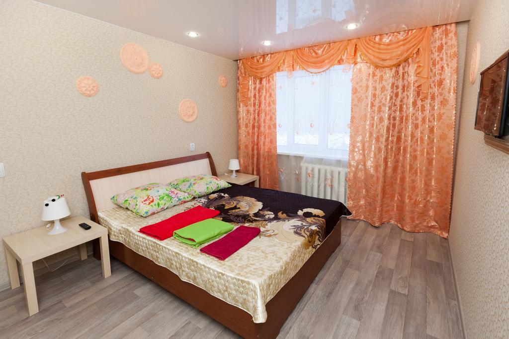 Apartament Novosibirsk Na Ippodromskoy Hotel ภายนอก รูปภาพ